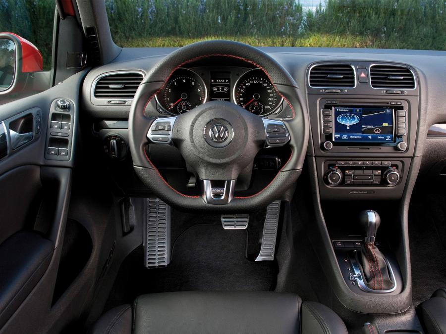  Volkswagen Golf GTi 2009 года  (фото 3 из 17)